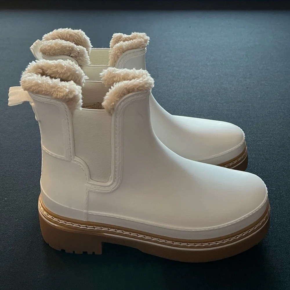 MARC FISHER WOMEN'S FARGO WATERPROOF BOOTIE size 7